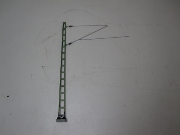 Streckenmast DB in Spur 1