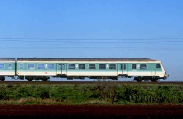 Steuerwagen Bnbdzf in Mintgrün