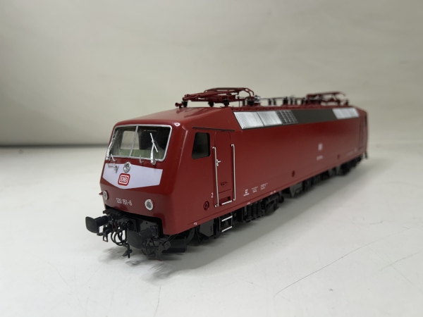 BR 120 von Kiss in Orientrot